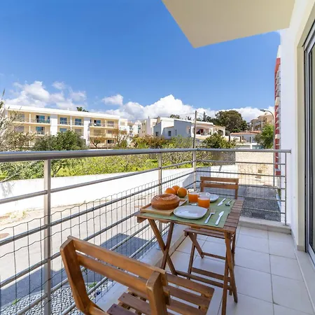 Appartement Medronheira - 1a By Hellovacations