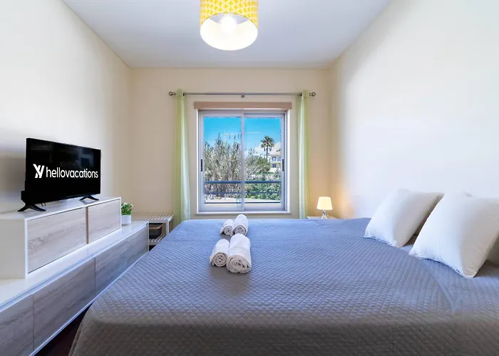 Medronheira - 1a By Hellovacations *