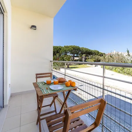 Medronheira - 1a By Hellovacations البوفيرا