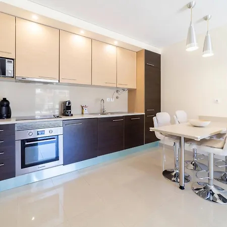 Medronheira - 1a By Hellovacations *